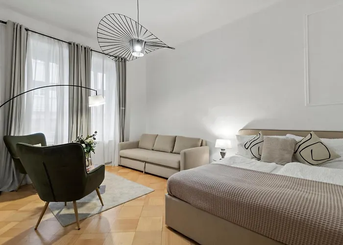 2 Minutes From The U1 - Long-stay Comfort For Expats