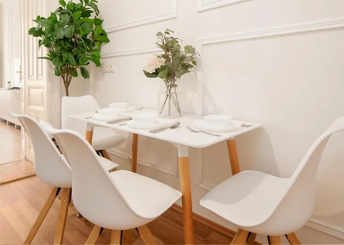 2 Minutes From The U1 - Long-stay Comfort For Expats *